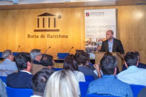 Emprendedor presentado startup en Foro de Inversión