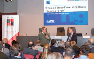 Emprendedor presentando startup ante inversores en el Foro de Inversión industrial Keiretsu Forum